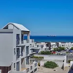 Family Fun-Sea,Sand,Surf Convenience-Pool, Balcony