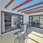 Family Fun-Sea,Sand,Surf Convenience-Pool, Balcony
