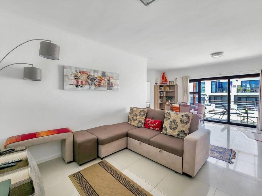 Family Fun-sea,sand,surf Convenience-pool, Balcony Appartement *