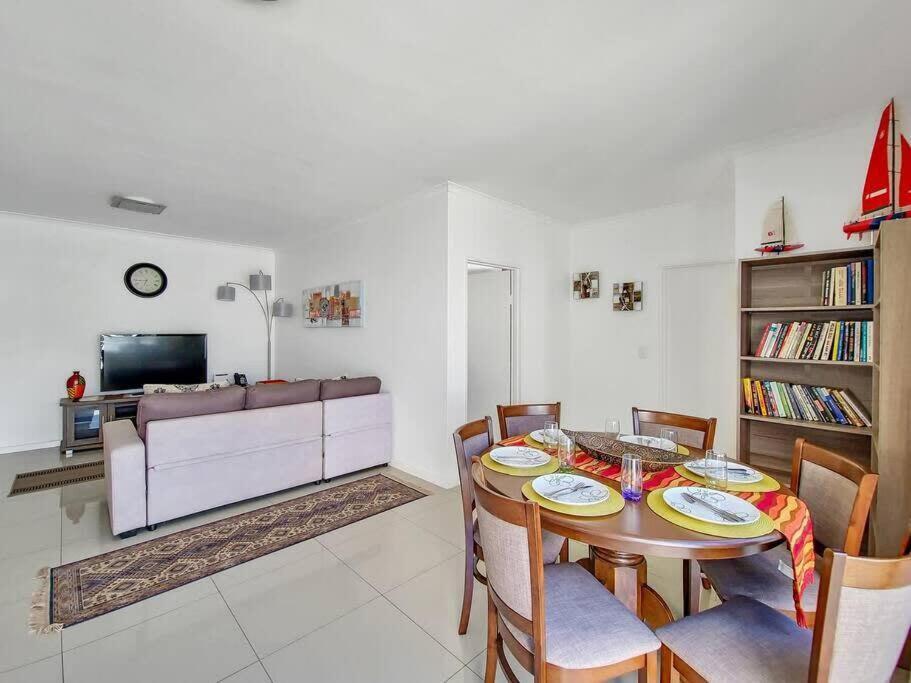 Family Fun-sea,sand,surf Convenience-pool, Balcony Le Cap